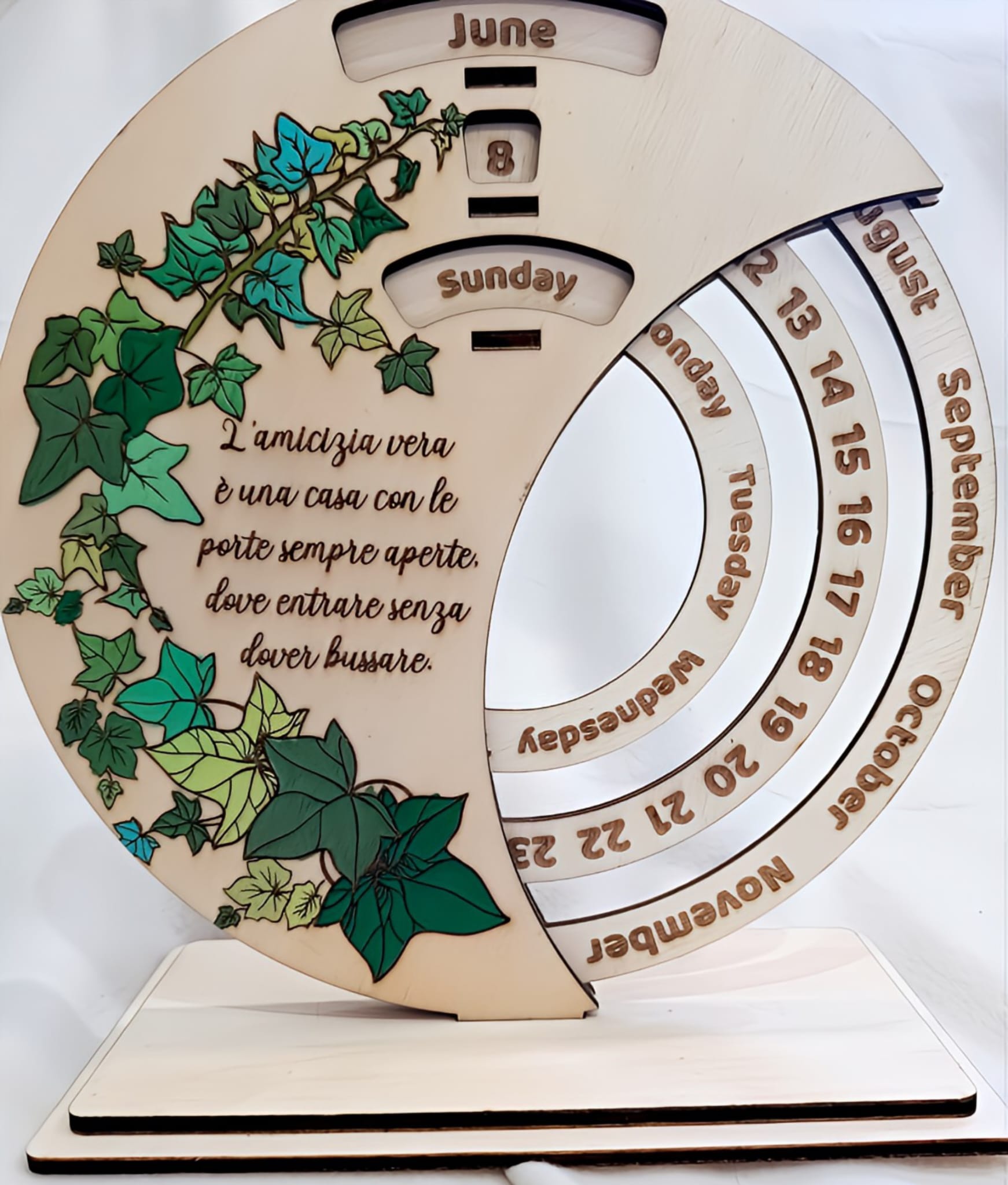 Wooden perpetual calendar with ivy leaf design, Italian friendship quote, June 8 Sunday displayed
